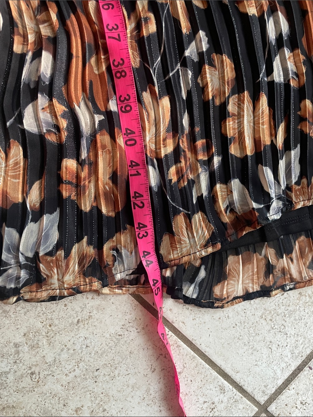 Lulus Gardena Black Floral Pleated Cross-Front Halter Midi Dress - Picture 15 of 16